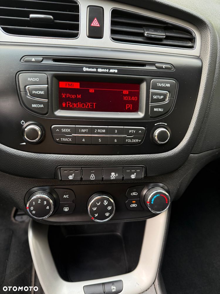 Kia Ceed - 13