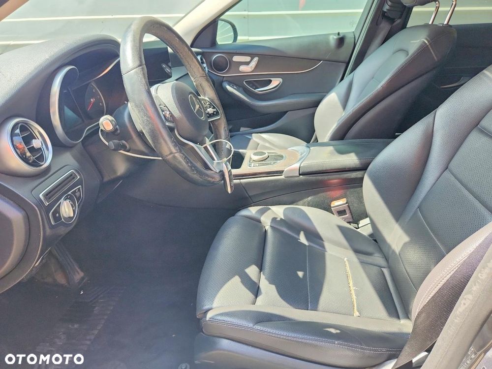 Mercedes-Benz Klasa C 300 4Matic 9G-TRONIC Exclusive - 8