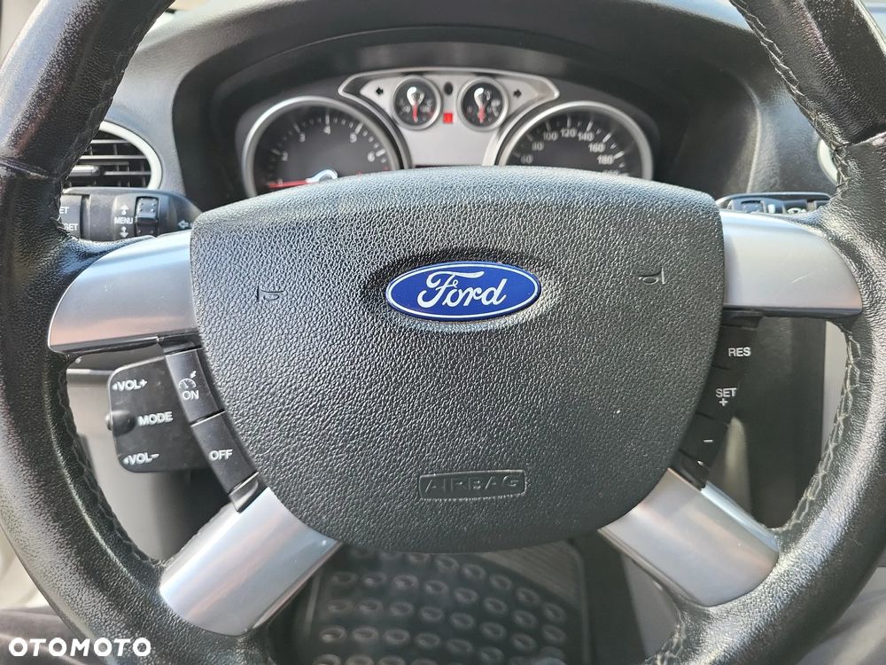 Ford Focus 2.0 16V Style+ - 32