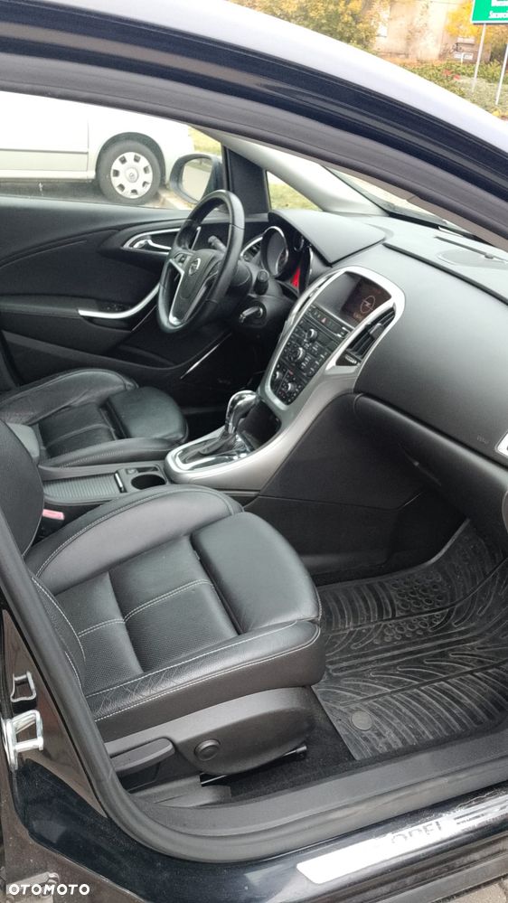 Opel Astra 2010 photo 5