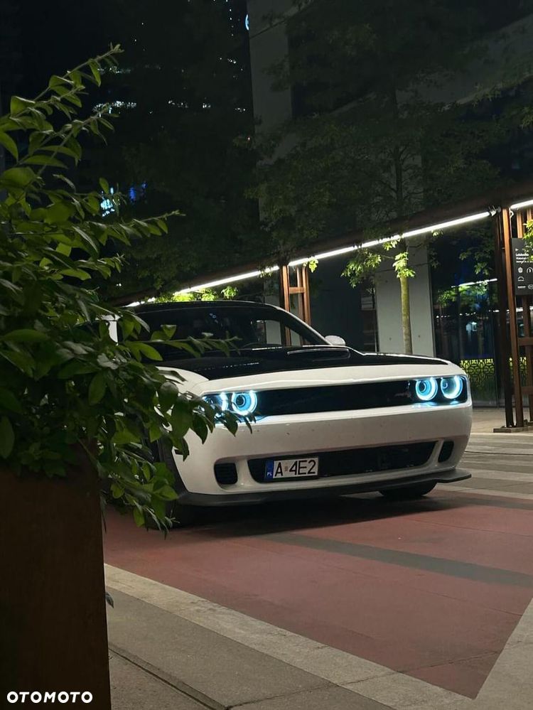 Dodge Challenger 5.7 R/T - 4