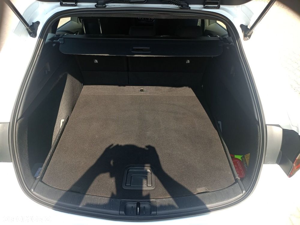Toyota Corolla 1.8 Hybrid Comfort - 12