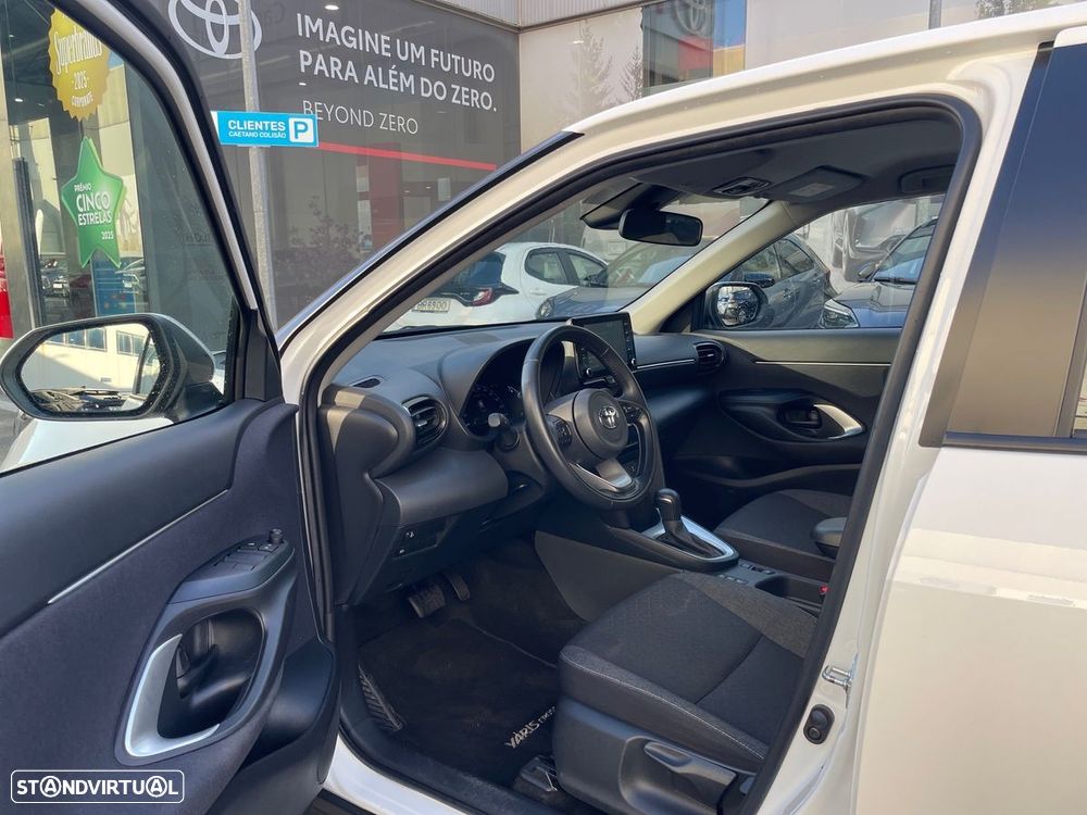 Toyota Yaris Cross - 12