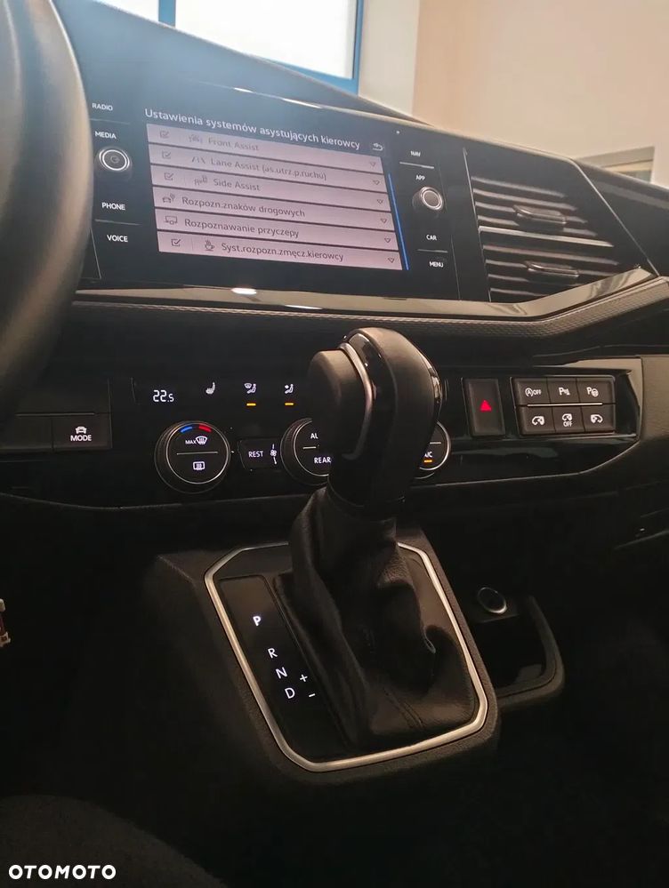 Volkswagen Multivan - 16