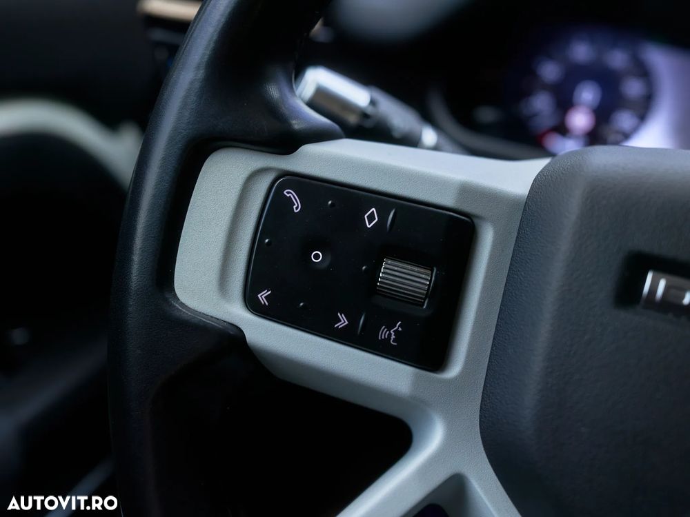 Land Rover Defender 110 2.0L D240 S - 18