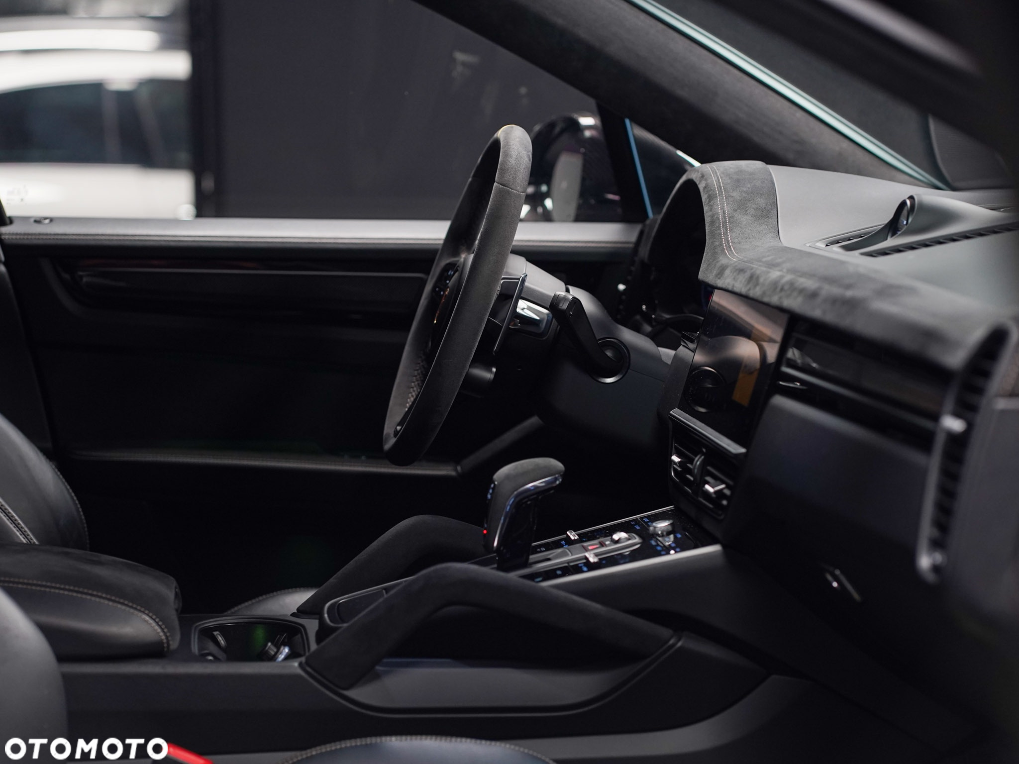Porsche Cayenne Turbo GT - 22