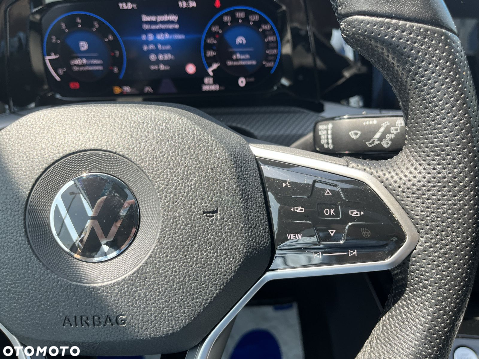 Volkswagen Golf - 24
