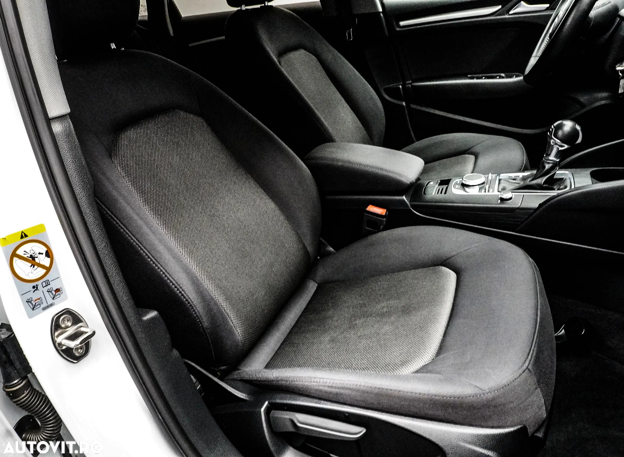 Audi A3 Sportback 1.6 TDI S tronic Design - 15
