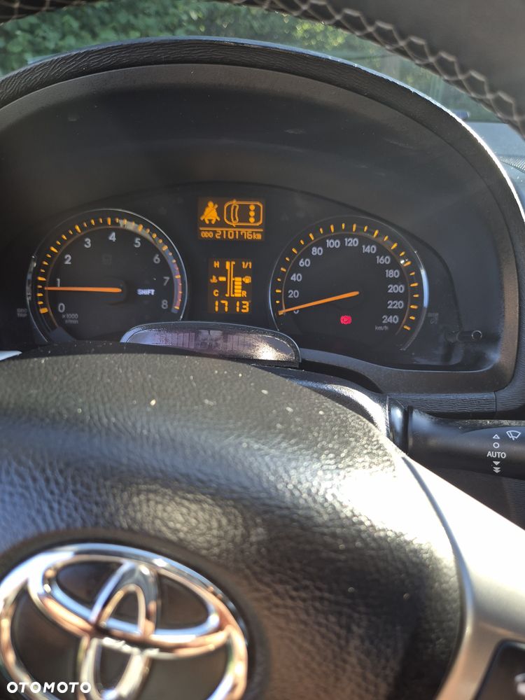 Toyota Avensis - 6