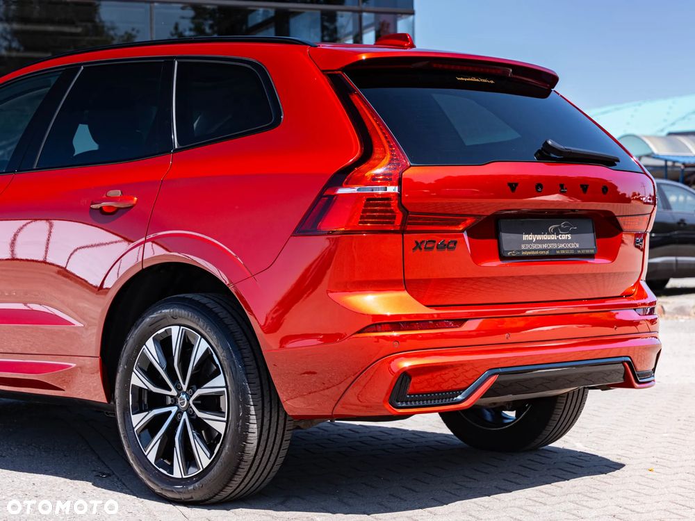 Volvo XC 60 B4 D Plus Dark - 12