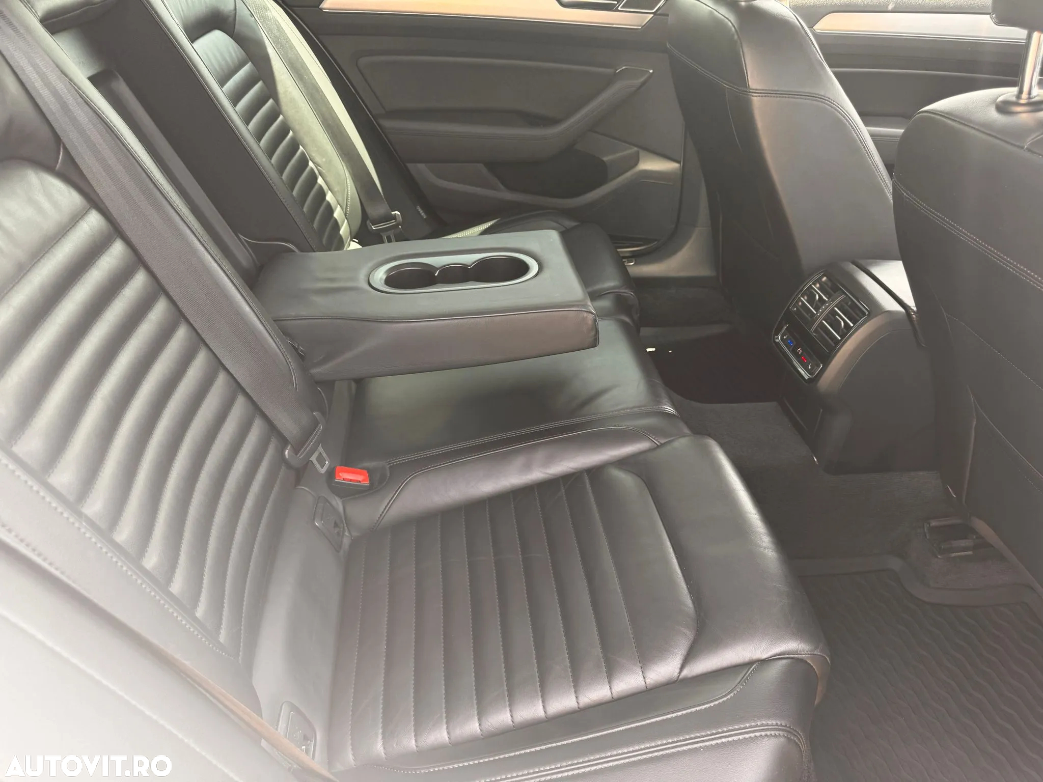 Volkswagen Passat 2.0 TDI DSG 4Mot Highline - 5