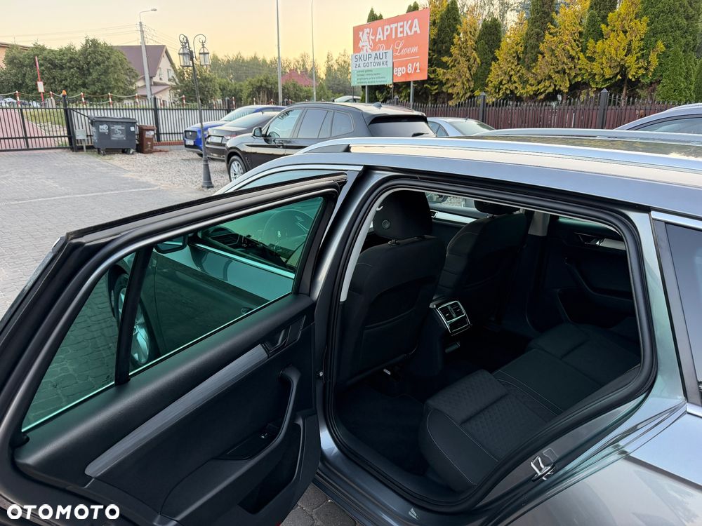Skoda Superb 2.0 TDI SCR Style DSG - 6
