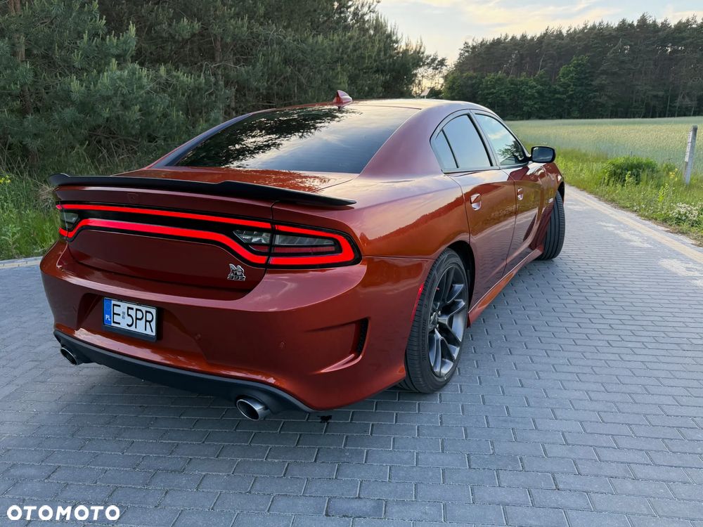 Dodge Charger 6.4 Scat Pack - 8
