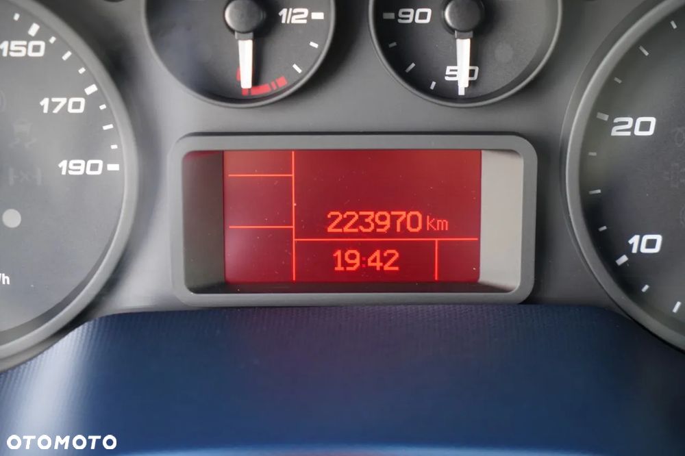 Iveco DAILY 35-140 / CHŁODNIA / THERMO KING / REGAŁY / MANUAL / BLIŹNIAK / - 37
