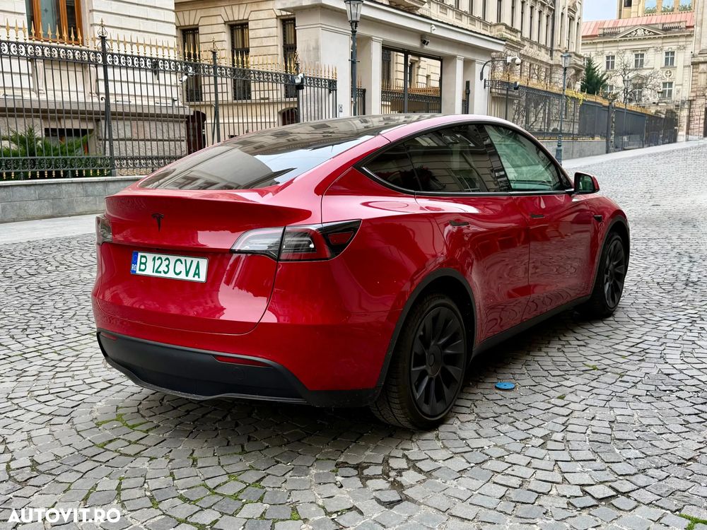 Tesla Model Y AWD Long Range - 4