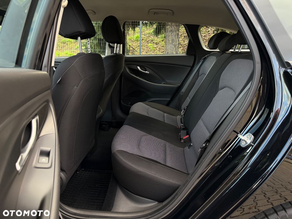 Hyundai i30 1.5 DPI Classic + - 10