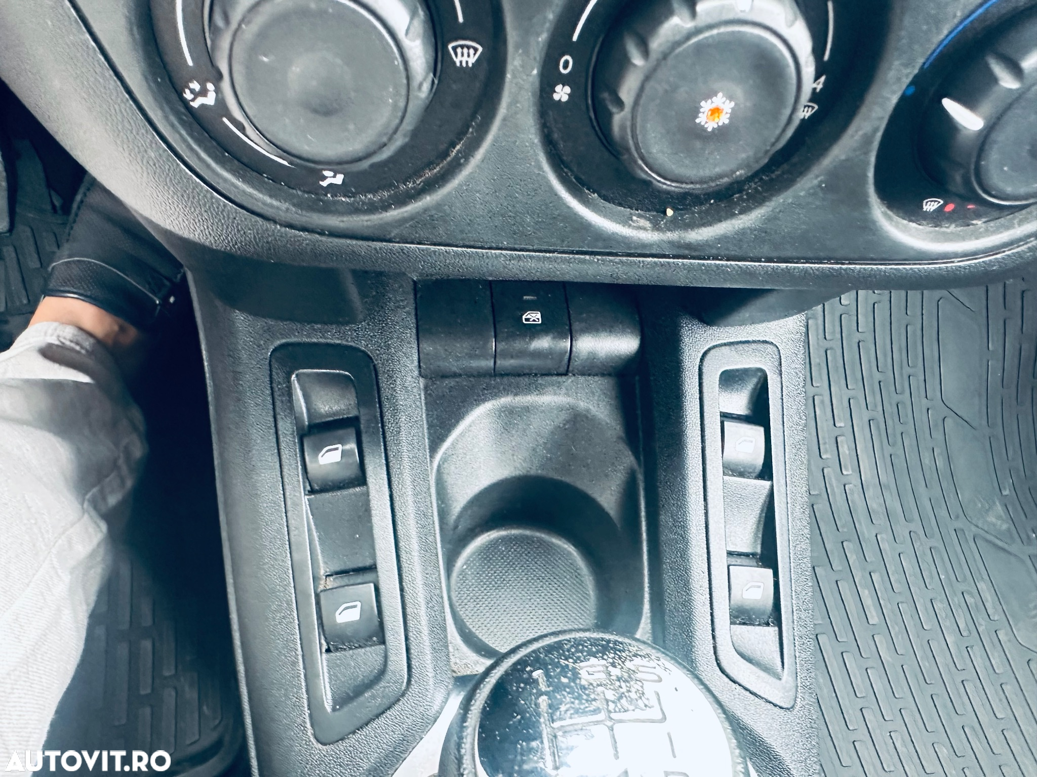 Citroën C-Elysée 1.2 PureTech BVM Live - 26