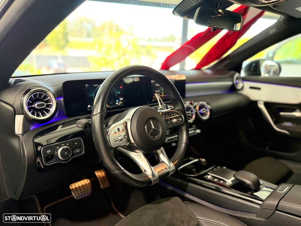 Mercedes-Benz CLA 250 e Shooting Brake AMG Line — fotografia 4