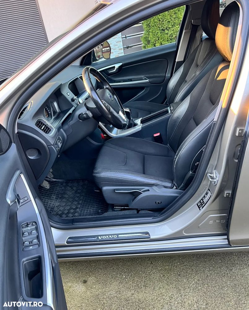 Volvo V60 D2 Momentum - 7