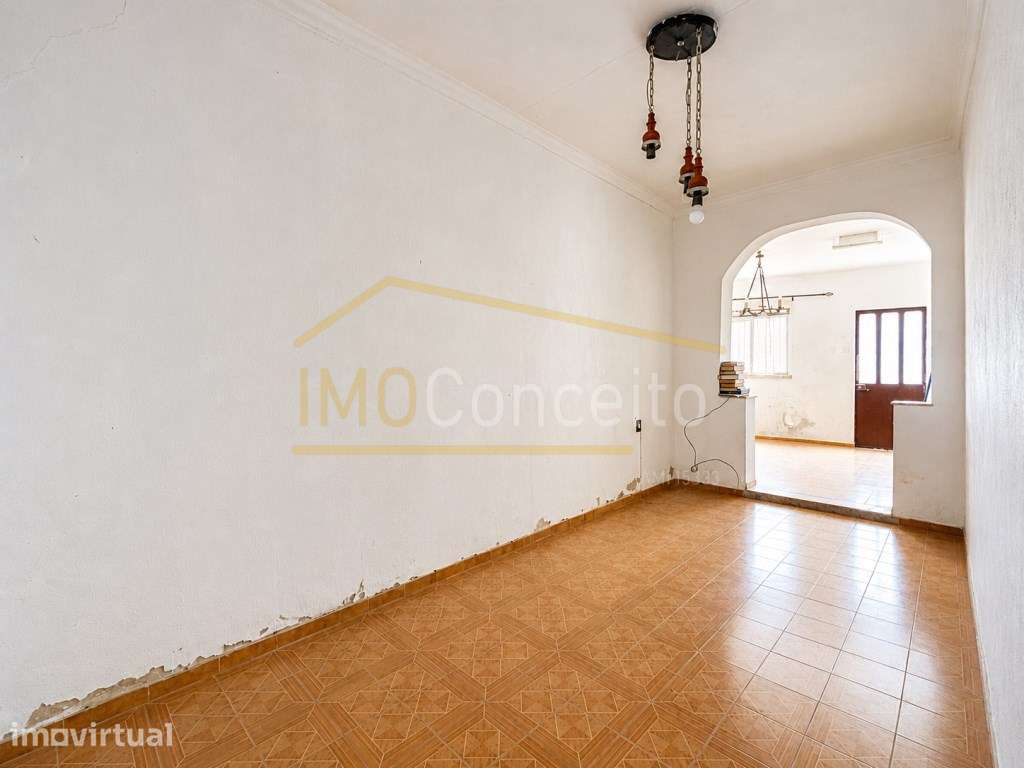 Moradia T4|| ||Tomar|| Apeadeiro|| Aldeia|| Campo - Grande imagem: 4/45