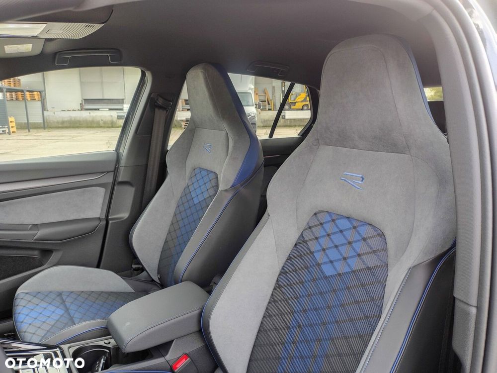 Volkswagen Golf - 17
