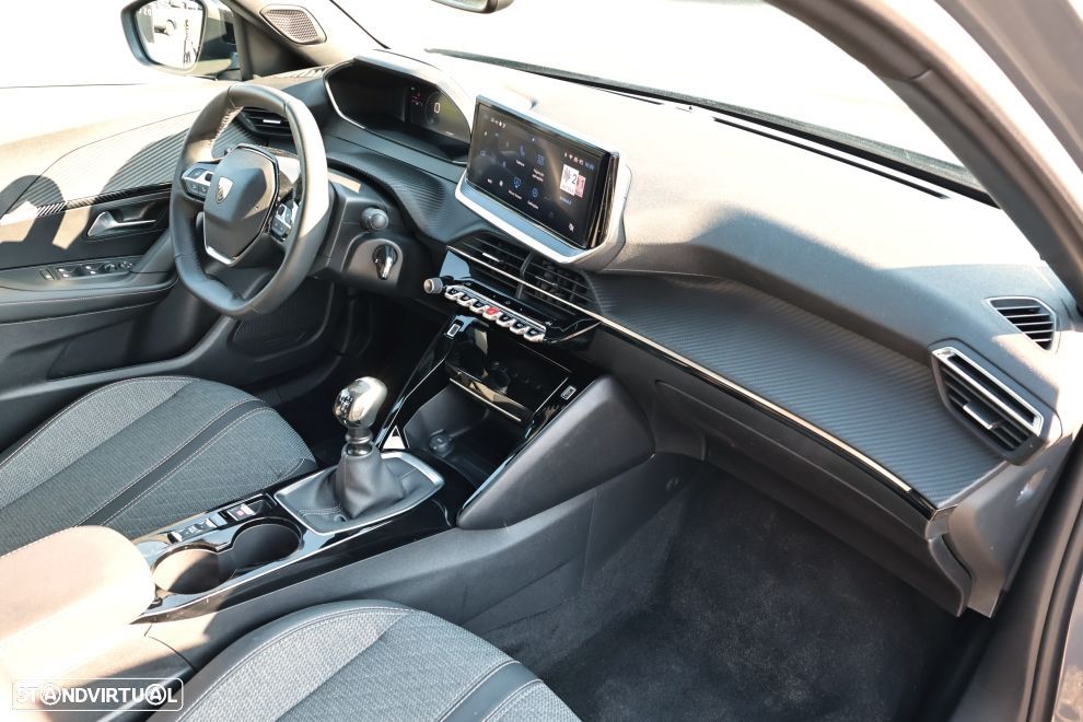 Peugeot 2008 1.2 PureTech Allure - 12