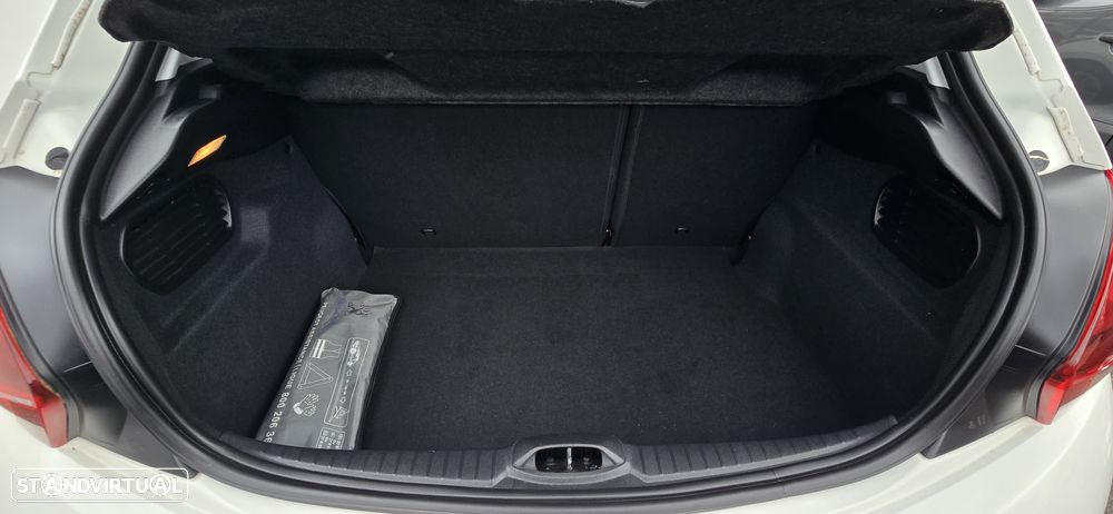 Peugeot 208 1.2 PureTech Style - 10