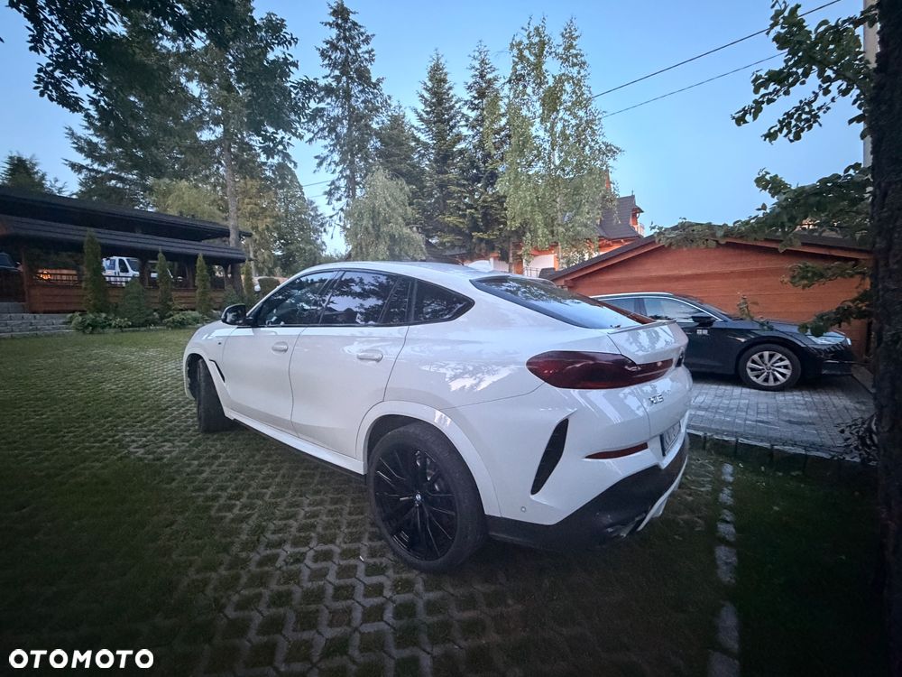 BMW X6 xDrive40d mHEV - 11