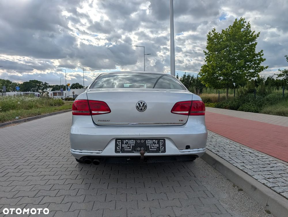 Volkswagen Passat 1.8 TSI Comfortline - 4