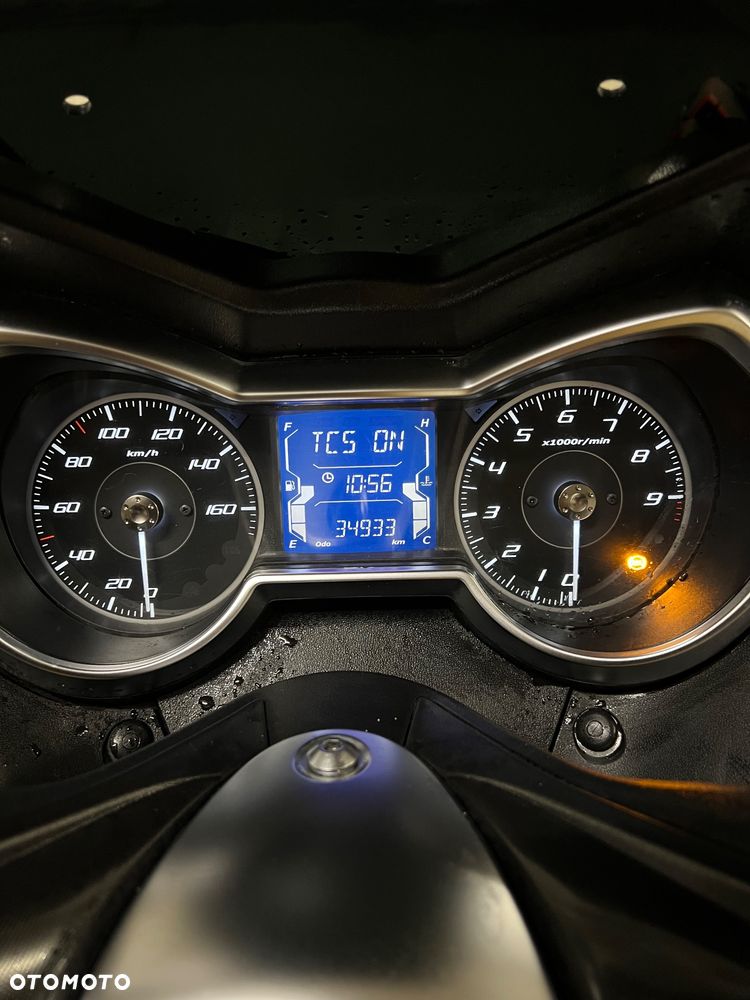 Yamaha X-max - 5