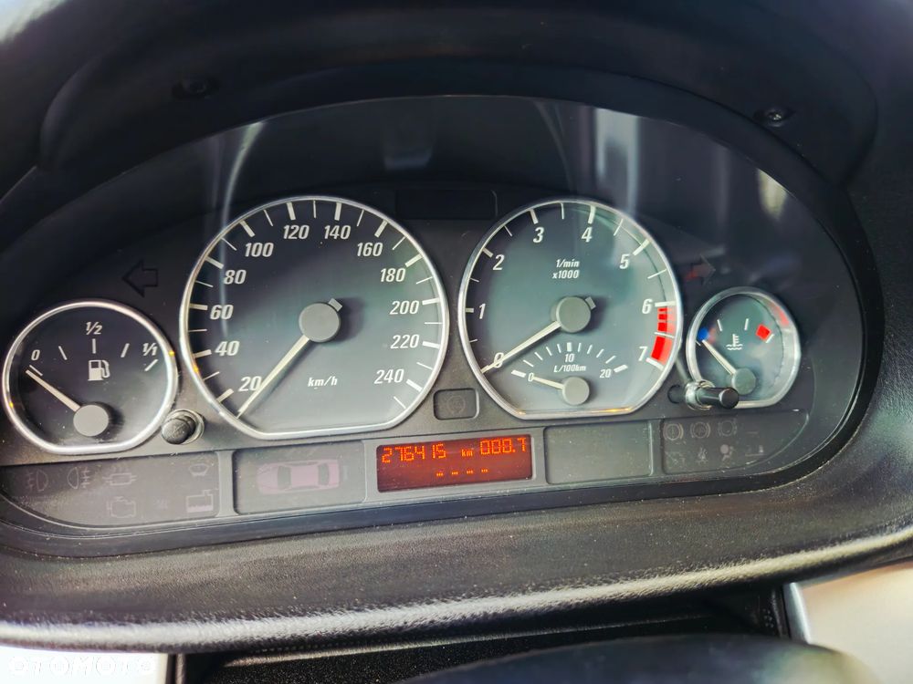 BMW Seria 3 323Ci - 24