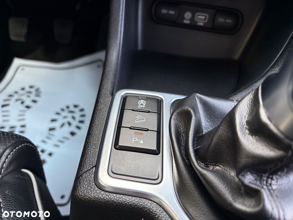 Kia Sportage 1.6 GDI Black Edition 2WD - 12