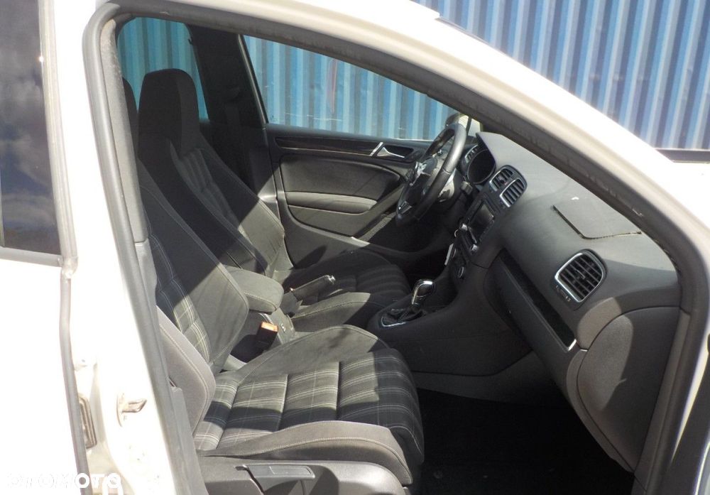 Volkswagen Golf - 17