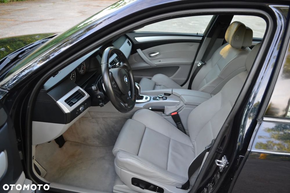 BMW Seria 5 530i Sport-Aut Edition Sport - 17