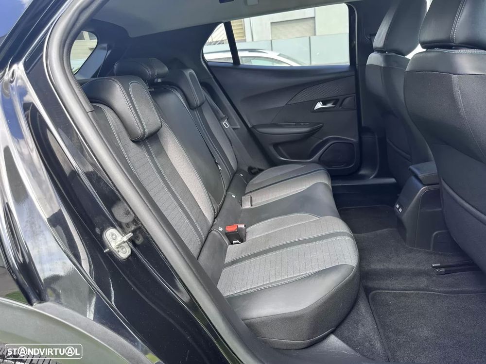 Peugeot 2008 PureTech 130 EAT8 Allure Pack - 34