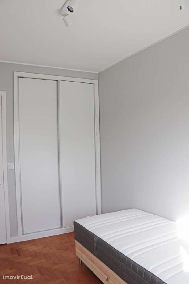 Quarto - localizado em Carcavelos Lisbon - Grande imagem: 2/23
