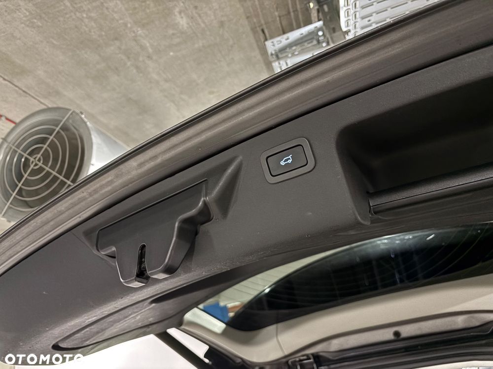 Land Rover Discovery Sport TD4 HSE - 23