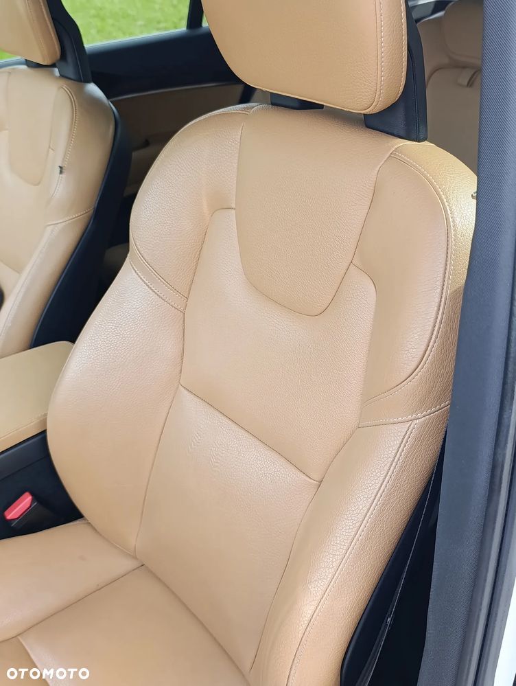 Volvo XC 90 T6 AWD Geartronic Momentum - 22