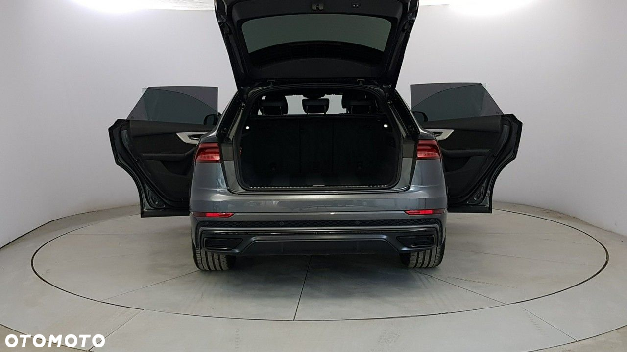 Audi Q8 - 12