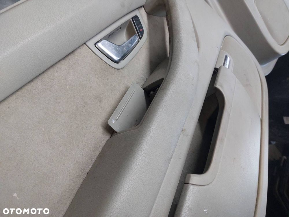 BOCZEK BOCZKI DRZWI KOMPLET AUDI A8 D3 - 7