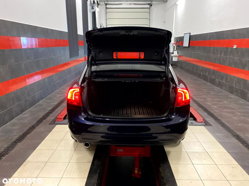 Volvo S60 D3 Momentum - 13