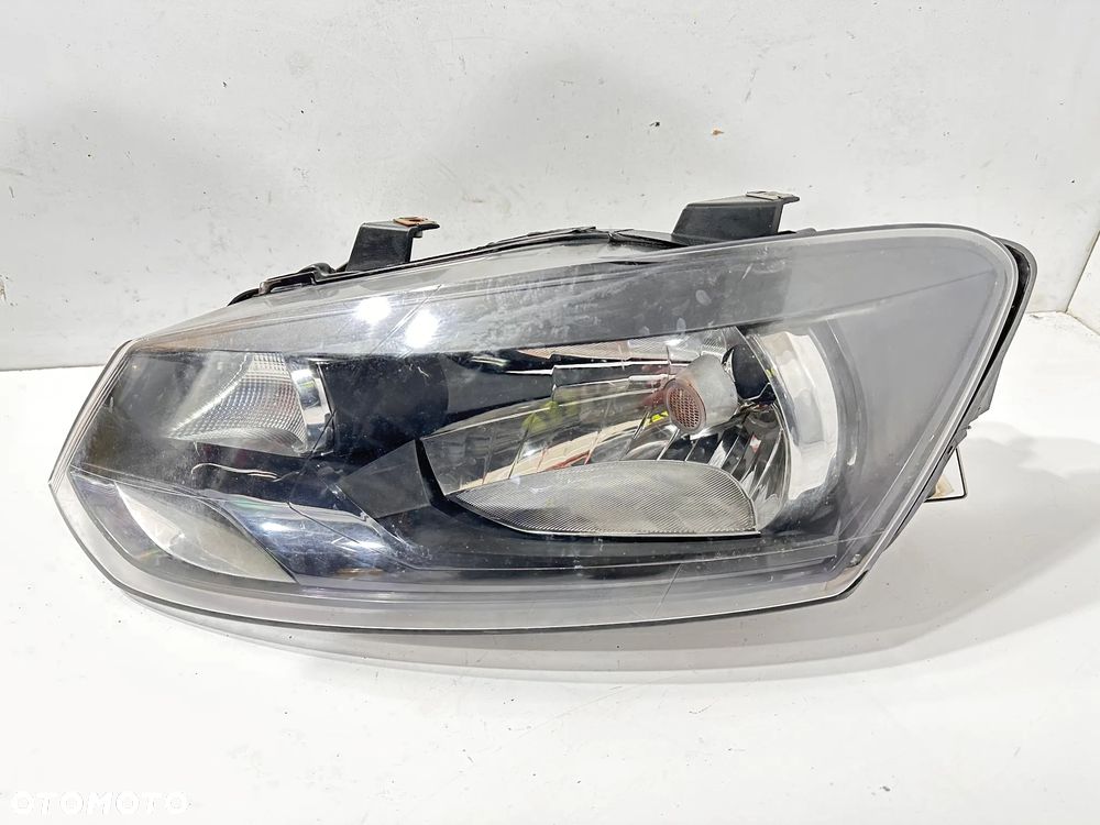 Lampa reflektor L Volkswagen Polo V - 1