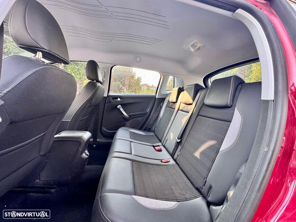 Peugeot 2008 1.2 PureTech Allure - 19