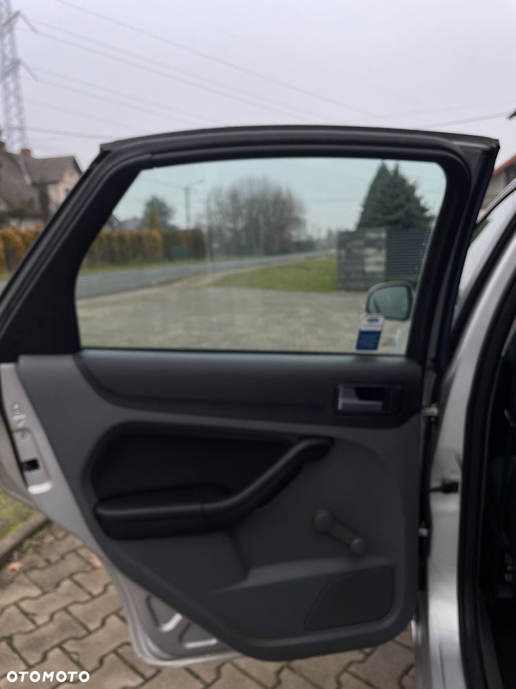 Ford Focus 1.6 Ambiente - 13