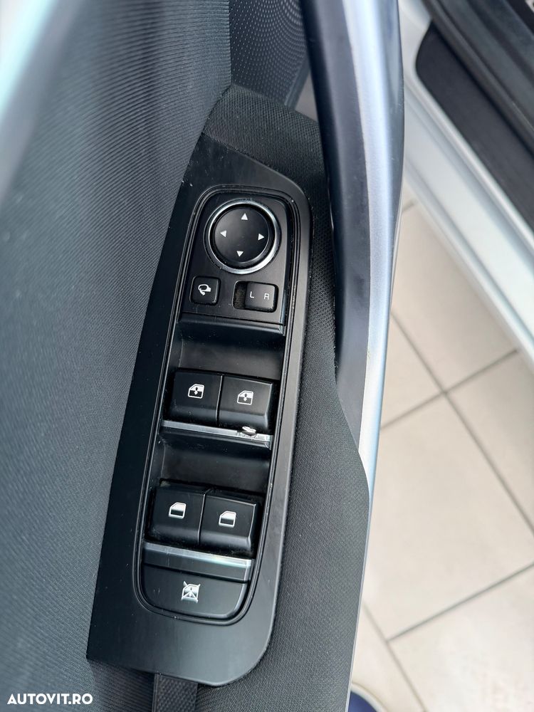 Kia Ceed 1.6 DSL MHEV Star - 32
