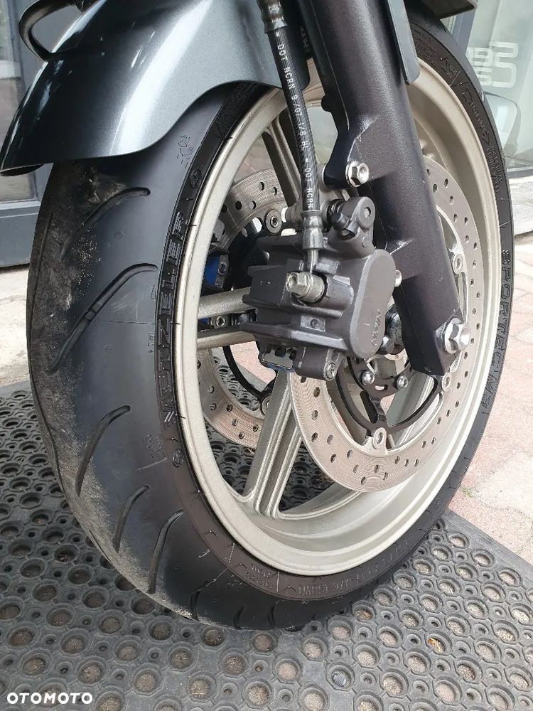 Honda CBF - 38