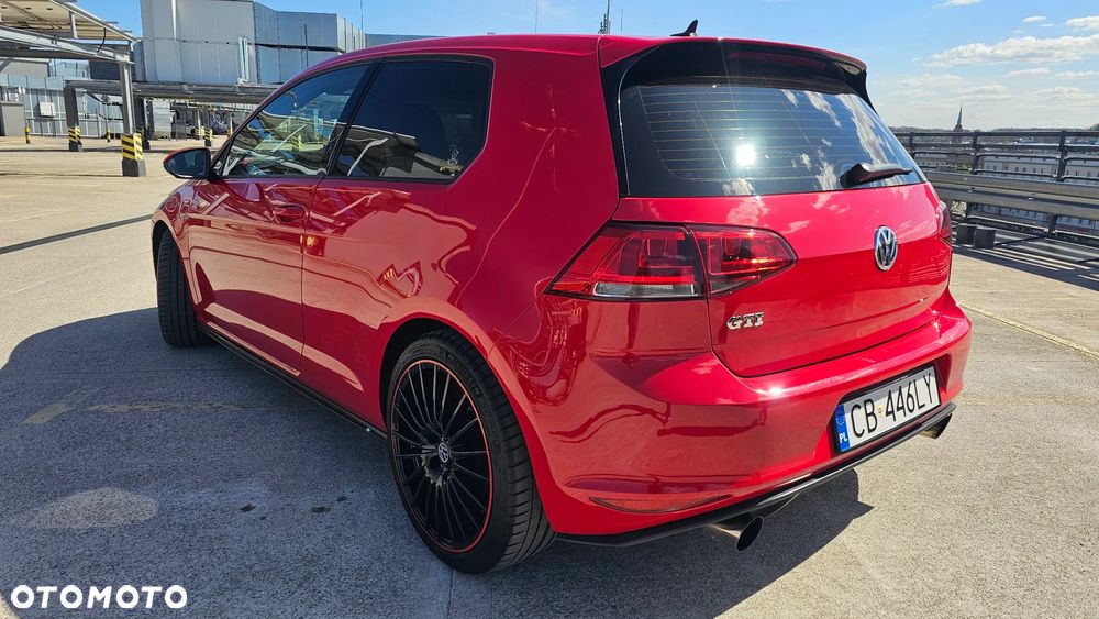 Volkswagen Golf - 23