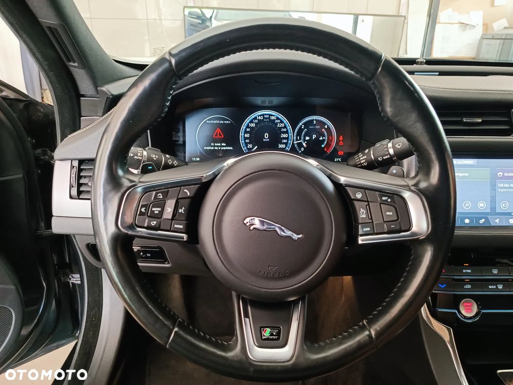 Jaguar XF 20d R-Sport Ingenium Edition - 19