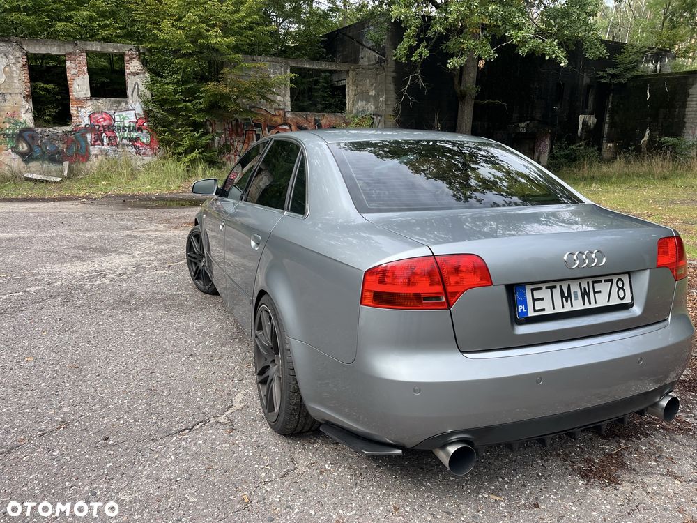 Audi A4 Limousine - 5