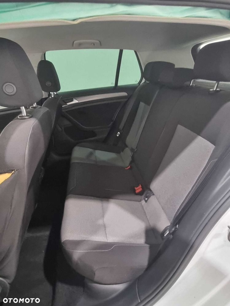 Volkswagen Golf - 14
